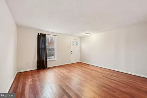Living - 1113 Argyle Ave, Baltimore, MD 21201 photo 3 of 8