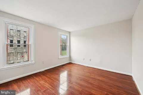 Living - 1113 Argyle Ave, Baltimore, MD 21201 photo 6 of 8