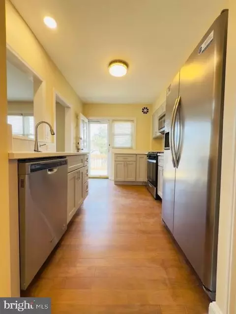 Entry Way - 3709 Monterey Rd, Baltimore, MD 21218 photo 5 of 8