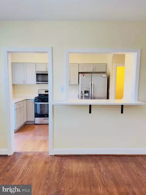 Entry Way - 3709 Monterey Rd, Baltimore, MD 21218 photo 3 of 8
