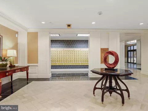 Entry Way - 10 E Lee St #2206, Baltimore, MD 21202 photo 5 of 6