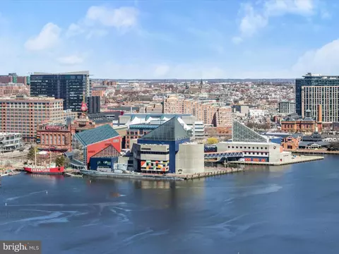 View/Area - 10 E Lee St #2206, Baltimore, MD 21202 photo 2 of 21