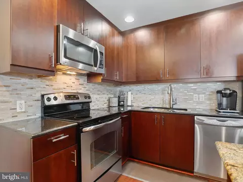 Kitchen - 10 E Lee St #2206, Baltimore, MD 21202 photo 3 of 6