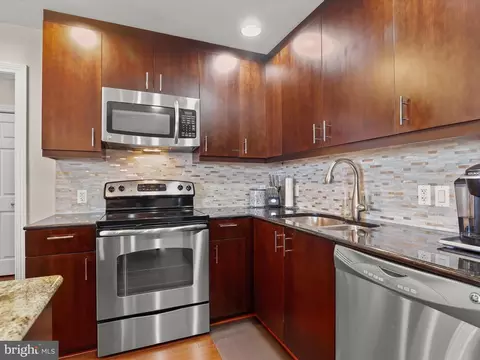 Kitchen - 10 E Lee St #2206, Baltimore, MD 21202 photo 4 of 6