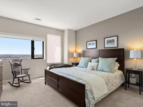 Bedroom - 10 E Lee St #2206, Baltimore, MD 21202 photo 5 of 6