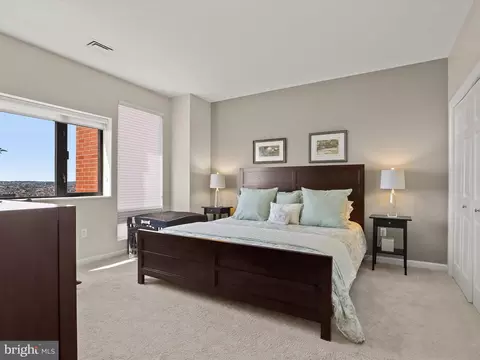 Bedroom - 10 E Lee St #2206, Baltimore, MD 21202 photo 4 of 6