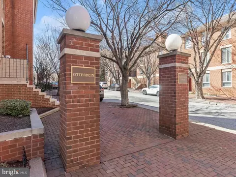 Exterior - 10 E Lee St #2206, Baltimore, MD 21202 photo 9 of 10