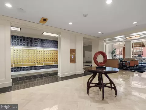 Entry Way - 10 E Lee St #2206, Baltimore, MD 21202 photo 4 of 6
