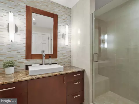 Bath - 10 E Lee St #2206, Baltimore, MD 21202 photo 2 of 3