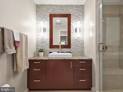 Bath - 10 E Lee St #2206, Baltimore, MD 21202 photo 1 of 3