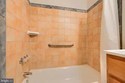 Bath - 509 E Randall St, Baltimore, MD 21230 photo 2 of 3