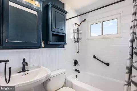 Bath - 4242 Elsa Ter, Baltimore, MD 21211 photo 1 of 2
