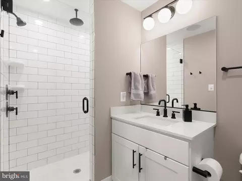 Bath - 1833 S Charles St, Baltimore, MD 21230 photo 3 of 5