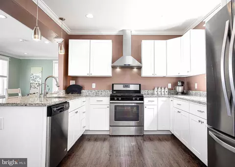 Kitchen - 2801 Hamilton Ave, Baltimore, MD 21214 photo 5 of 6