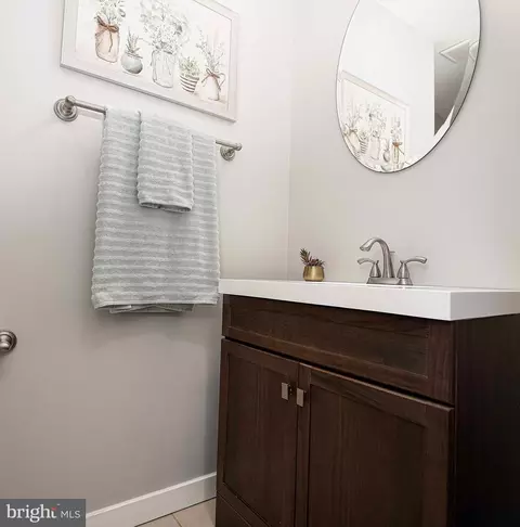 Bath - 2801 Hamilton Ave, Baltimore, MD 21214 photo 3 of 4