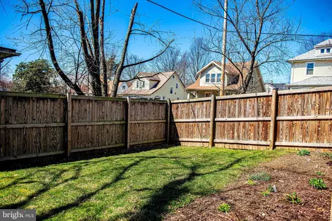 Exterior - 2801 Hamilton Ave, Baltimore, MD 21214 photo 16 of 19