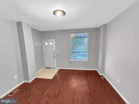 Living - 616 Denison St, Baltimore, MD 21229 photo 1 of 2
