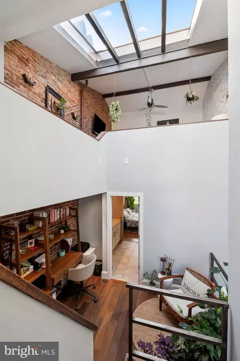 Entry Way - 609 S Sharp St, Baltimore, MD 21230 photo 6 of 9