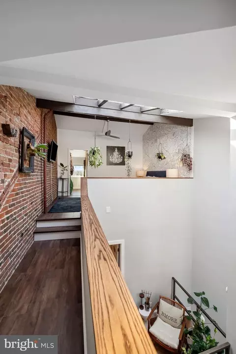 Entry Way - 609 S Sharp St, Baltimore, MD 21230 photo 8 of 9