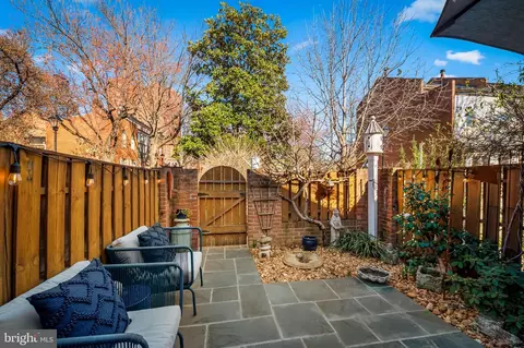 Exterior - 609 S Sharp St, Baltimore, MD 21230 photo 5 of 11