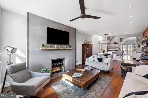 Living - 609 S Sharp St, Baltimore, MD 21230 photo 1 of 1