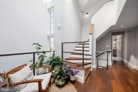 Entry Way - 609 S Sharp St, Baltimore, MD 21230 photo 3 of 9