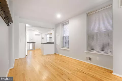 Living - 1115 William St, Baltimore, MD 21230 photo 4 of 5