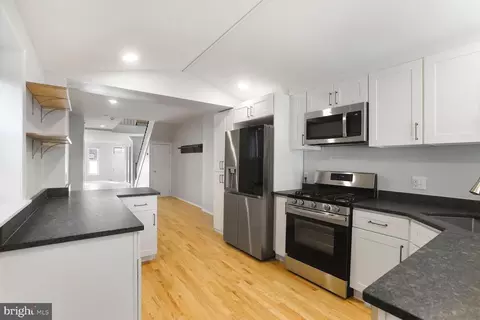Entry Way - 1115 William St, Baltimore, MD 21230 photo 3 of 7