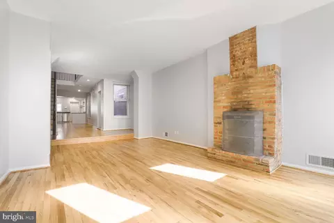 Living - 1115 William St, Baltimore, MD 21230 photo 1 of 5