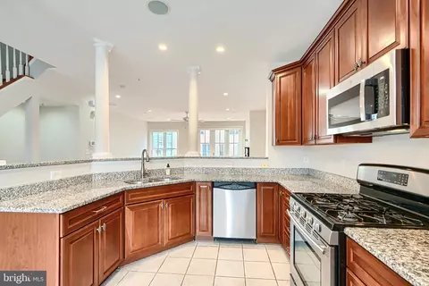 Kitchen - 1205 Dockside Cir, Baltimore, MD 21224 photo 4 of 5