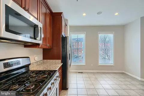Kitchen - 1205 Dockside Cir, Baltimore, MD 21224 photo 5 of 5