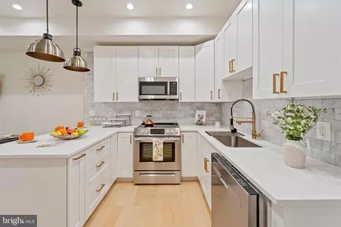 Kitchen - 2329 E Madison St, Baltimore, MD 21205 photo 2 of 2