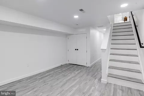 Entry Way - 1419 E Lanvale St, Baltimore, MD 21213 photo 7 of 8