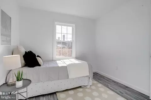 Bedroom - 1419 E Lanvale St, Baltimore, MD 21213 photo 4 of 5