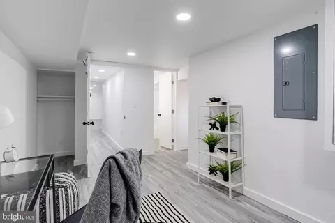 Entry Way - 1419 E Lanvale St, Baltimore, MD 21213 photo 8 of 8