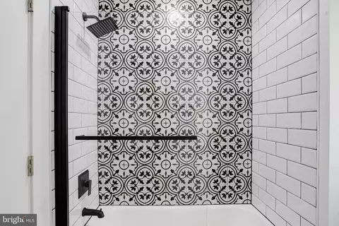Bath - 1419 E Lanvale St, Baltimore, MD 21213 photo 3 of 4