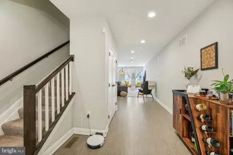 Entry Way - 724 Dolphin St, Baltimore, MD 21217 photo 5 of 12