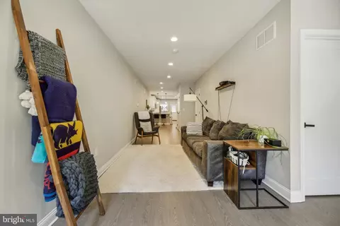 Entry Way - 724 Dolphin St, Baltimore, MD 21217 photo 6 of 12