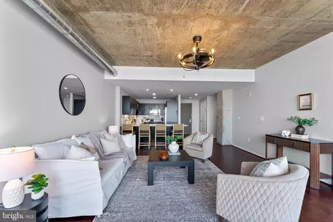 Living - 1200 Steuart St #612, Baltimore, MD 21230 photo 1 of 5