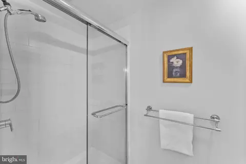 Bath - 1200 Steuart St #612, Baltimore, MD 21230 photo 4 of 7