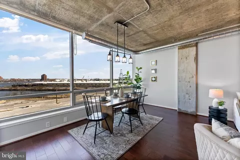 Dining - 1200 Steuart St #612, Baltimore, MD 21230 photo 1 of 2