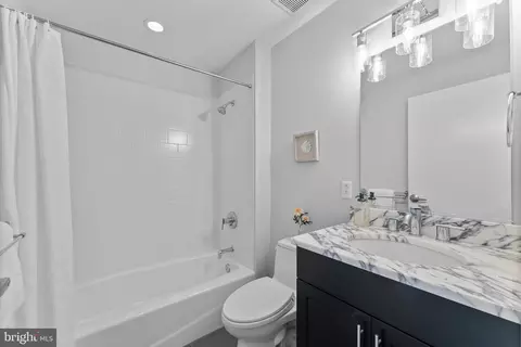 Bath - 1200 Steuart St #612, Baltimore, MD 21230 photo 7 of 7