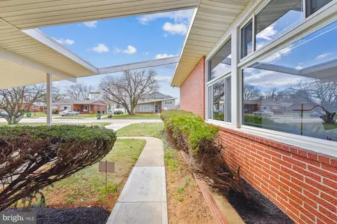 Entry Way - 3305 Olympia Ave, Baltimore, MD 21215 photo 1 of 6