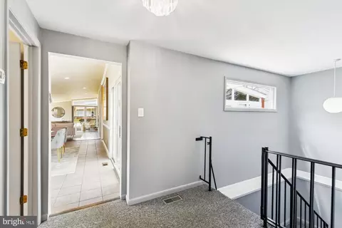 Entry Way - 3305 Olympia Ave, Baltimore, MD 21215 photo 5 of 6