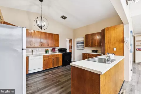 Kitchen - 3305 Olympia Ave, Baltimore, MD 21215 photo 2 of 3