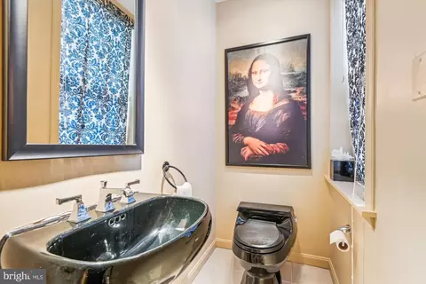 Bath - 833 William St, Baltimore, MD 21230 photo 1 of 7