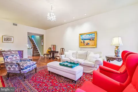 Living - 833 William St, Baltimore, MD 21230 photo 3 of 4