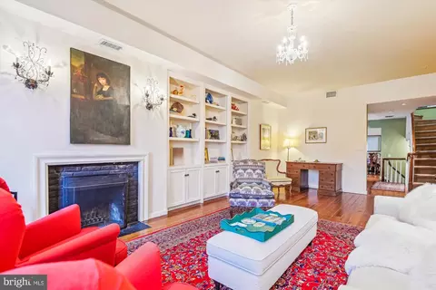 Living - 833 William St, Baltimore, MD 21230 photo 4 of 4