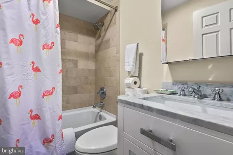 Bath - 833 William St, Baltimore, MD 21230 photo 5 of 7