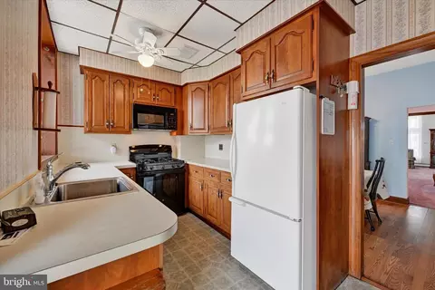 Kitchen - 1200 Weldon Ave, Baltimore, MD 21211 photo 2 of 3